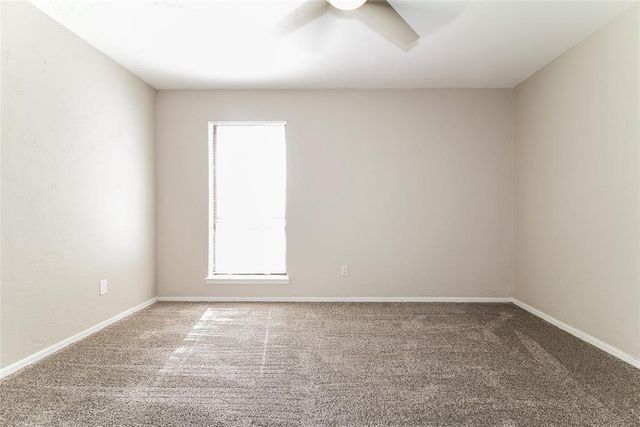 1102 Swan Lake Road, Edmond, OK 73003