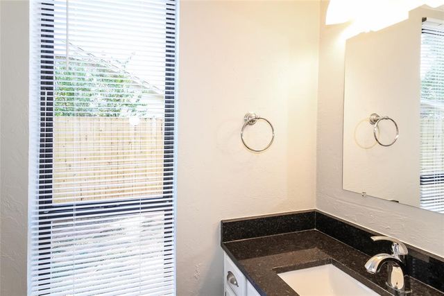 1102 Swan Lake Road, Edmond, OK 73003