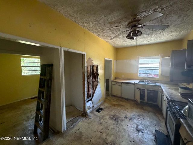 3243 ERNEST Street, Jacksonville, FL 32205