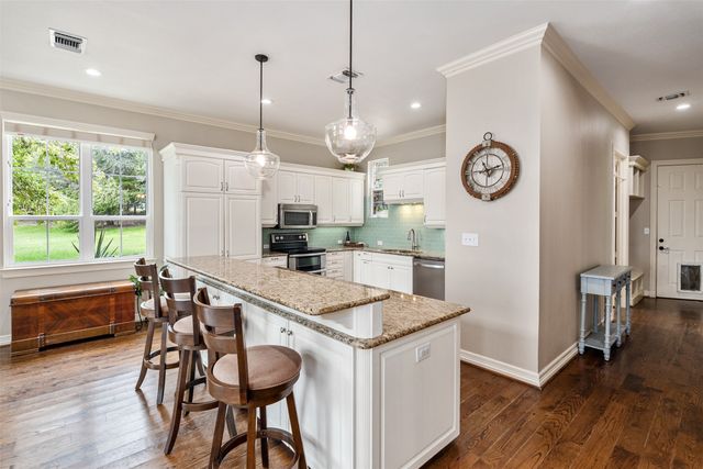 212 Cape Shore Drive, Mabank, TX 75143
