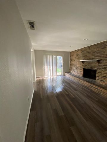424 E Simonds Road 422-424, Seagoville, TX 75159