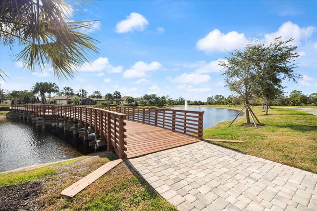 208 BRIENZA LOOP, Nokomis, FL 34275