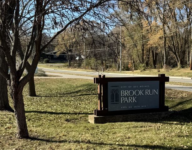 3799 Village Run Drive 811, Des Moines, IA 50317