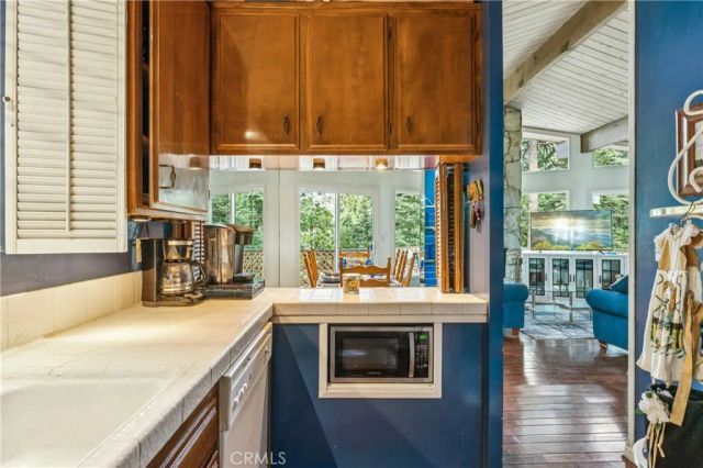 717 Oakmont Lane, Lake Arrowhead, CA 92352