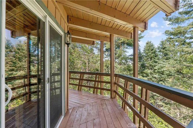 717 Oakmont Lane, Lake Arrowhead, CA 92352