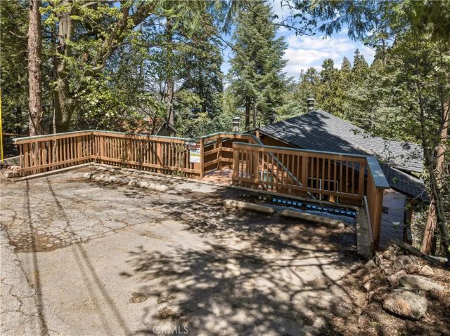 717 Oakmont Lane, Lake Arrowhead, CA 92352