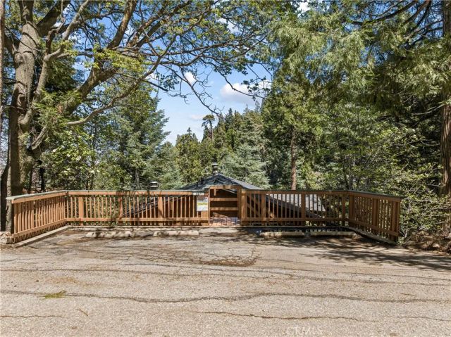 717 Oakmont Lane, Lake Arrowhead, CA 92352
