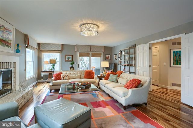 2312 FOX HOLLOW RD, Harrisburg, PA 17112