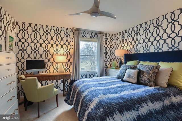 2312 FOX HOLLOW RD, Harrisburg, PA 17112