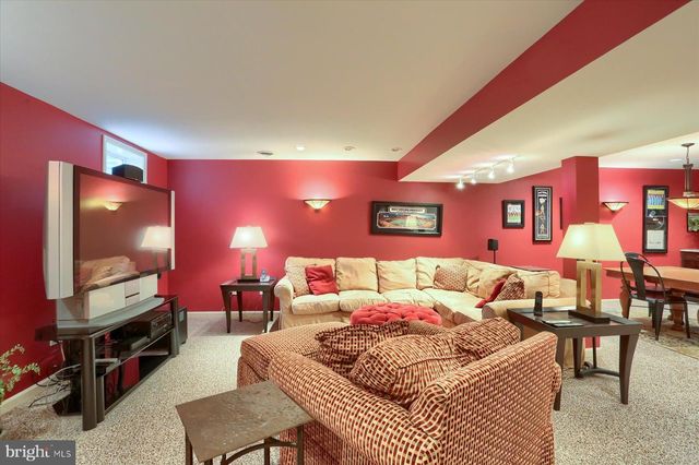 2312 FOX HOLLOW RD, Harrisburg, PA 17112