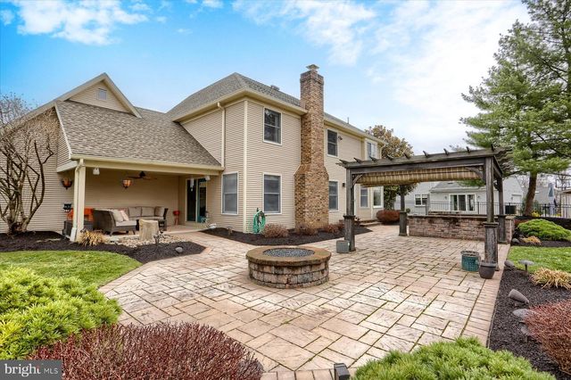 2312 FOX HOLLOW RD, Harrisburg, PA 17112