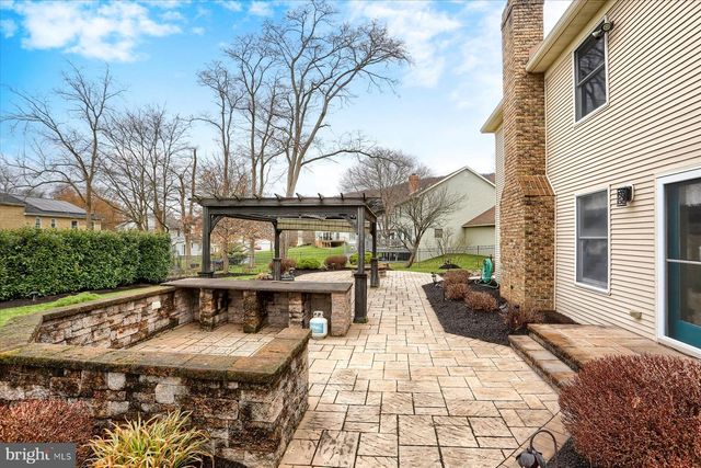 2312 FOX HOLLOW RD, Harrisburg, PA 17112