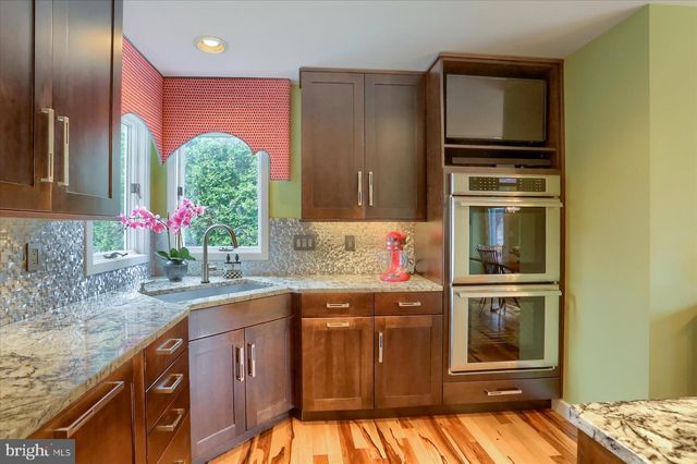 2312 FOX HOLLOW RD, Harrisburg, PA 17112