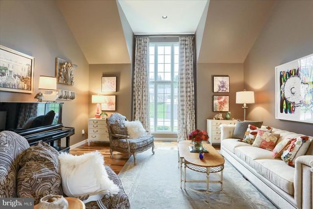 2312 FOX HOLLOW RD, Harrisburg, PA 17112