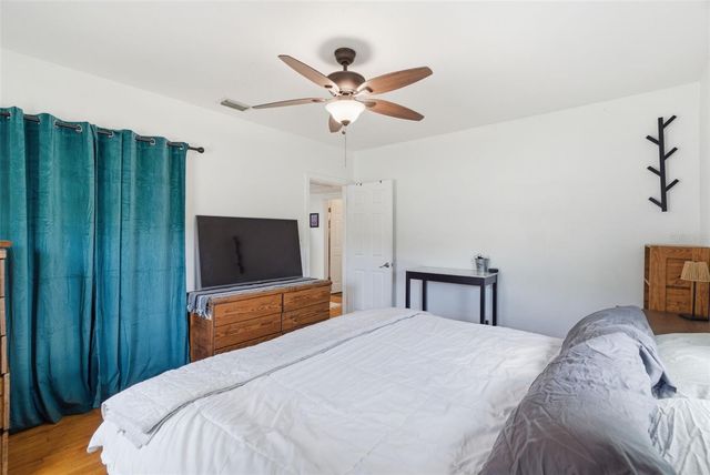 5425 2ND AVENUE N, St Petersburg, FL 33710