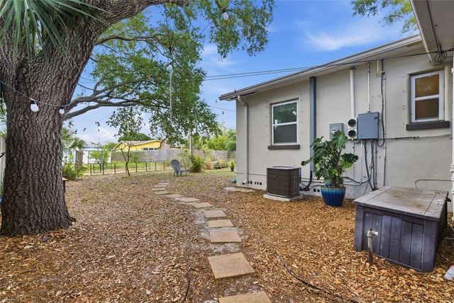 5425 2ND AVENUE N, St Petersburg, FL 33710