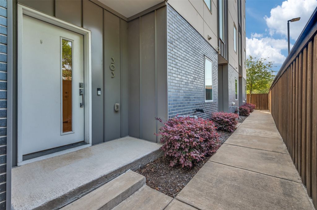 1771 Mccoy Street 303, Dallas, TX 75204