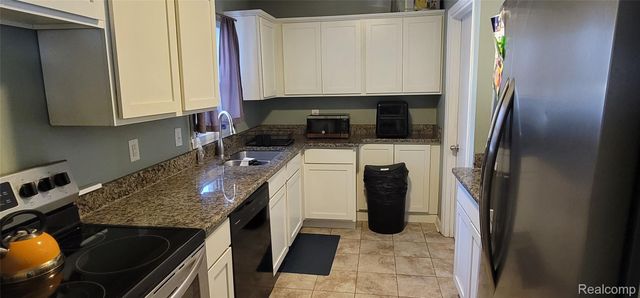 21160 Kipling Street, Oak Park, MI 48237