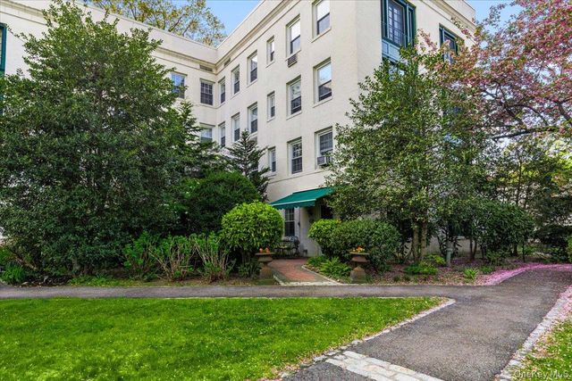 1 Brooklands GB, Bronxville, NY 10708