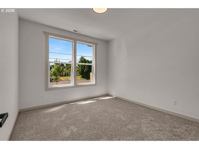 1025 CHURCH St, Woodburn, OR 97071