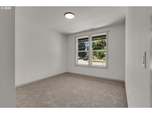 1025 CHURCH St, Woodburn, OR 97071