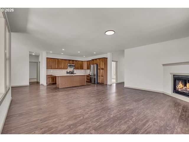 1025 CHURCH St, Woodburn, OR 97071