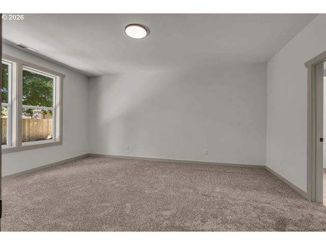 1025 CHURCH St, Woodburn, OR 97071