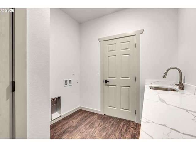 1025 CHURCH St, Woodburn, OR 97071