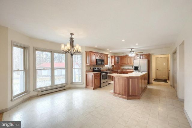 4905 OXFORD RD, York Springs, PA 17372