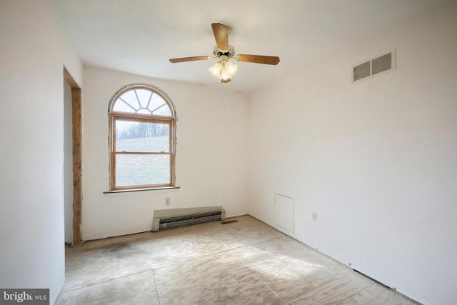 4905 OXFORD RD, York Springs, PA 17372