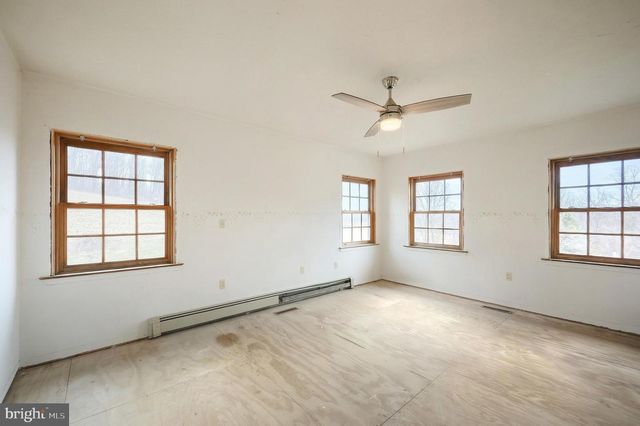 4905 OXFORD RD, York Springs, PA 17372