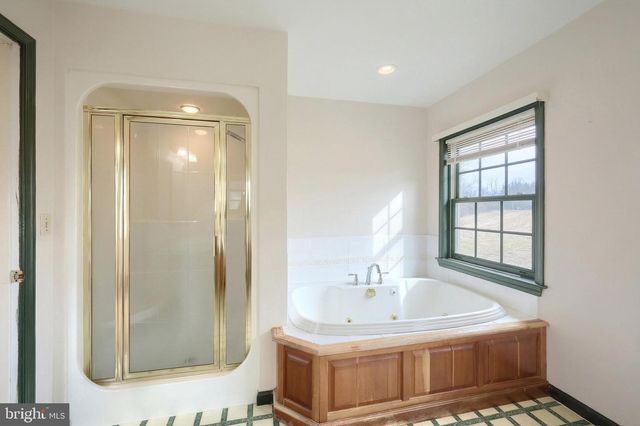 4905 OXFORD RD, York Springs, PA 17372