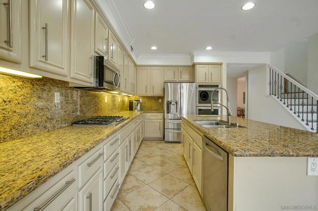 27452 Pinyon St, Murrieta, CA 92562