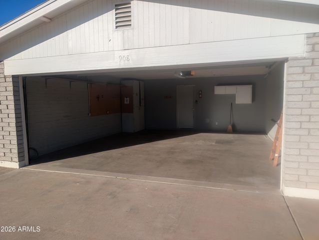 908 S OCOTILLO Drive, Apache Junction, AZ 85120