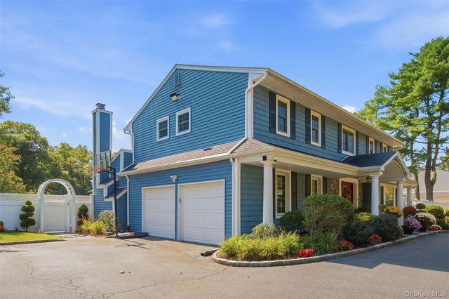 24 Quintree Lane, Melville, NY 11747