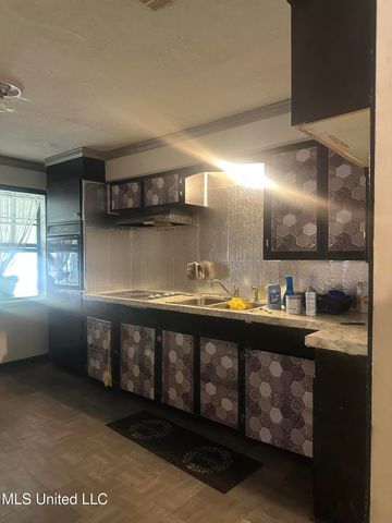 1166 Killarney Street, Jackson, MS 39212