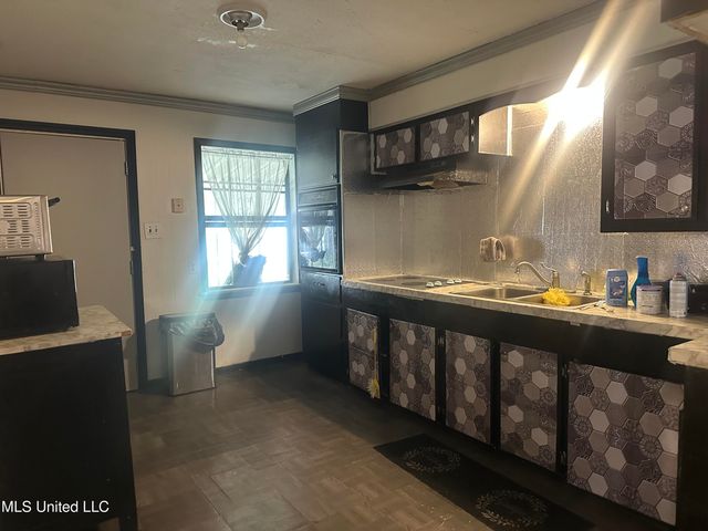 1166 Killarney Street, Jackson, MS 39212