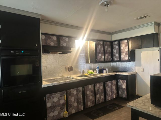 1166 Killarney Street, Jackson, MS 39212