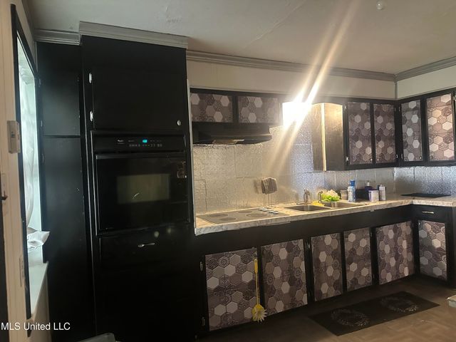 1166 Killarney Street, Jackson, MS 39212