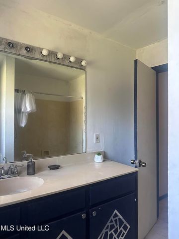 1166 Killarney Street, Jackson, MS 39212