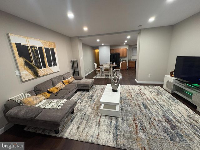 222 N LIBERTY ST, Baltimore, MD 21201