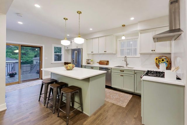 800 S Scoville Avenue, Oak Park, IL 60304