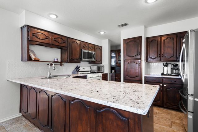 3200 Teakwood Drive, Bedford, TX 76021