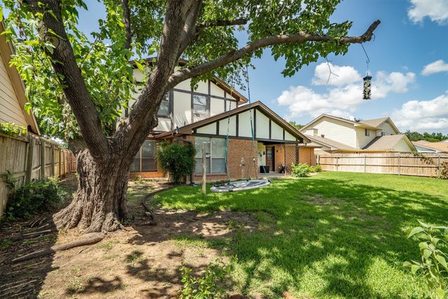 3200 Teakwood Drive, Bedford, TX 76021