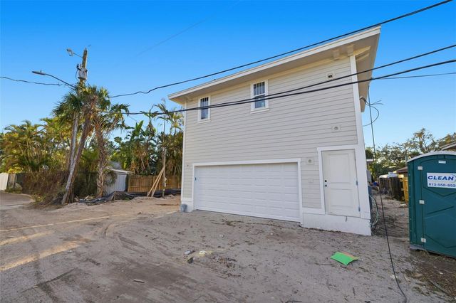 2011 10TH STREET N, St Petersburg, FL 33704