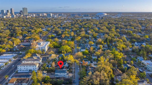 2011 10TH STREET N, St Petersburg, FL 33704