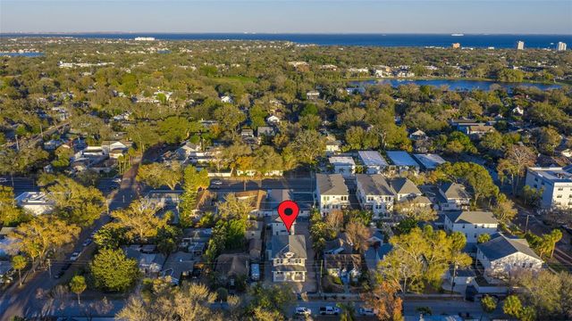 2011 10TH STREET N, St Petersburg, FL 33704