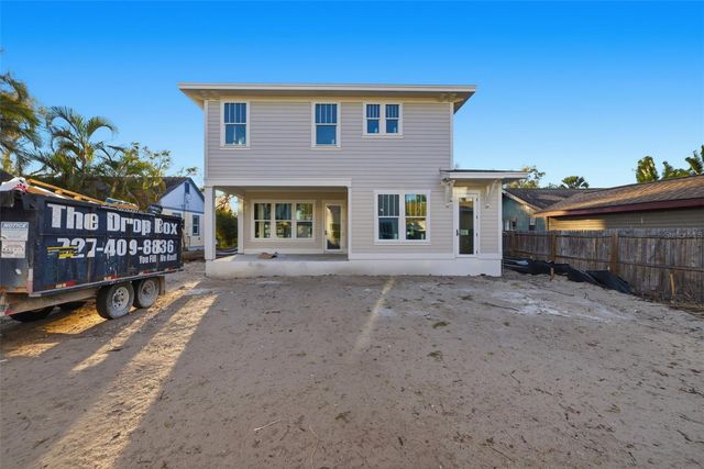 2011 10TH STREET N, St Petersburg, FL 33704