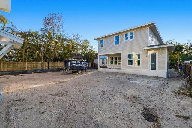 2011 10TH STREET N, St Petersburg, FL 33704