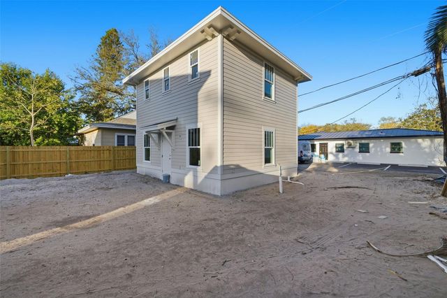 2011 10TH STREET N, St Petersburg, FL 33704